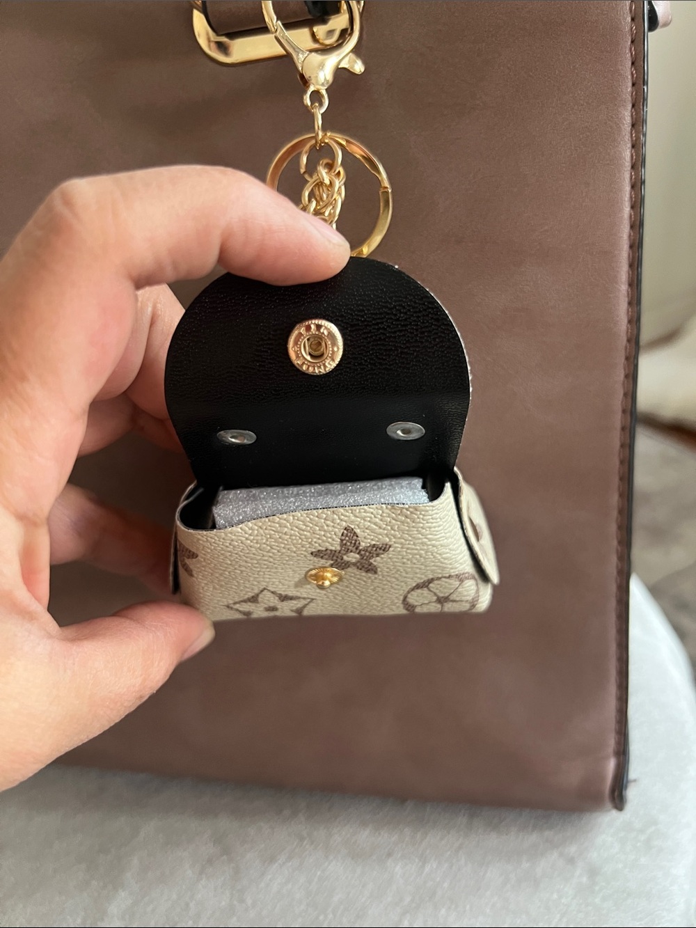 🔥🔥🔥Monogram Mini Bag Charm Keychain with Gold Hardware - Picture 2 of 13